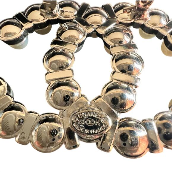 CHANEL Silver Pearl and Crystal Interlocking CC Brooch K23 (CCXX018) - Picture 4 of 4